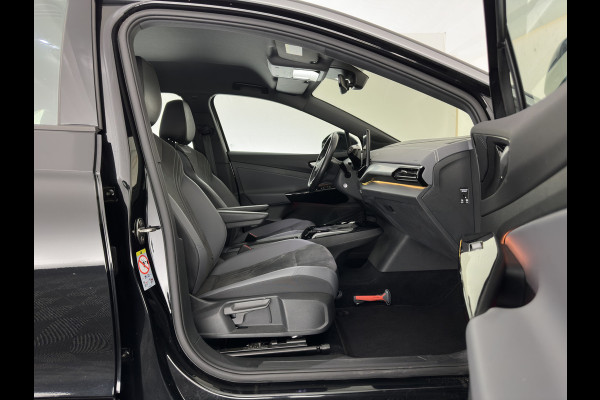 Volkswagen ID.5 Pro Business 77 kWh [3-Fase-11kW] {SoH-93%} (INCL-BTW) *HEATPUMP | LEATHER-ALCANTARA | FULL-LED | ADAPTIVE-CRUISE |  DIGI-COCKPIT | HEATED-COMFORTSEATS | KEYLESS | DAB+ | AMBIENTLIGHT | NAVI-FULLMAP | CAMERA | TOWBAR | HEAD-UP | 19''AL