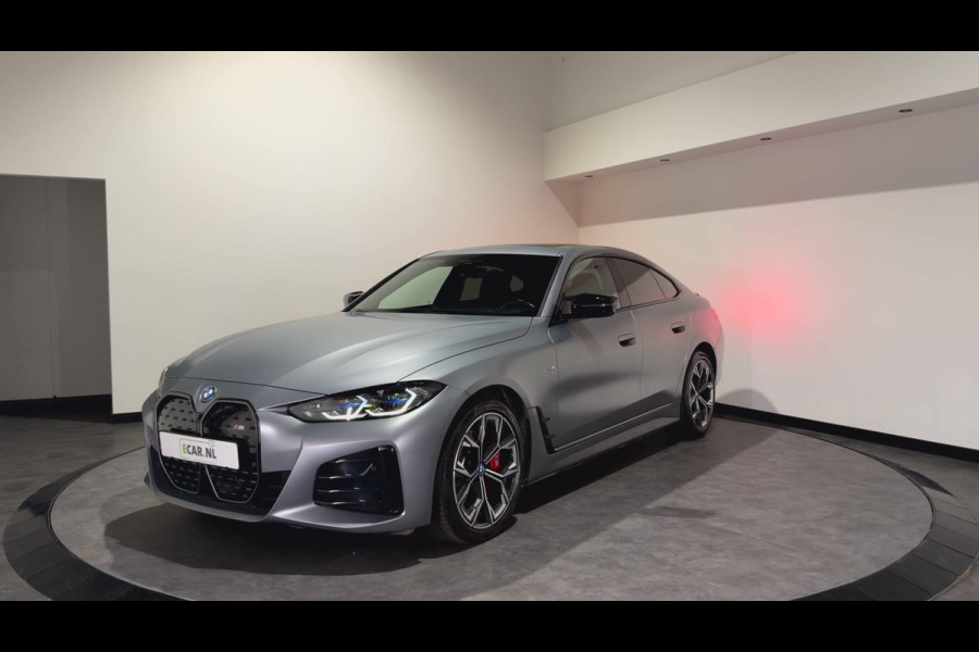 BMW i4 M50 84 kWh M Sport Pro | SOH 97,6% | el. Schuif/kanteldak | el. stoelen met memory | HUD | Unieke kleur