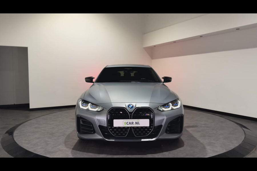 BMW i4 M50 84 kWh M Sport Pro | SOH 97,6% | el. Schuif/kanteldak | el. stoelen met memory | HUD | Unieke kleur