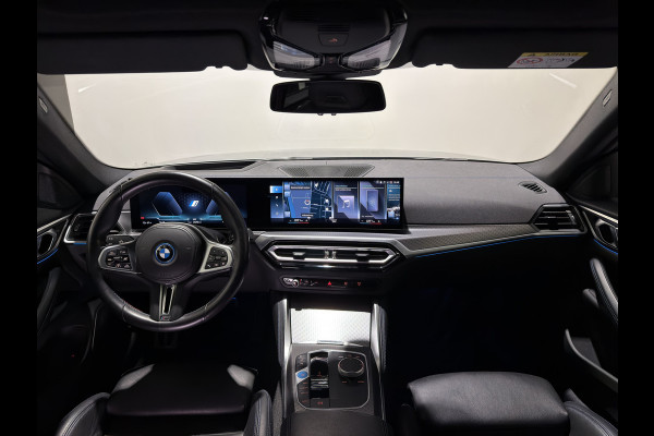 BMW i4 M50 84 kWh M Sport Pro | SOH 97,6% | el. Schuif/kanteldak | el. stoelen met memory | HUD | Unieke kleur