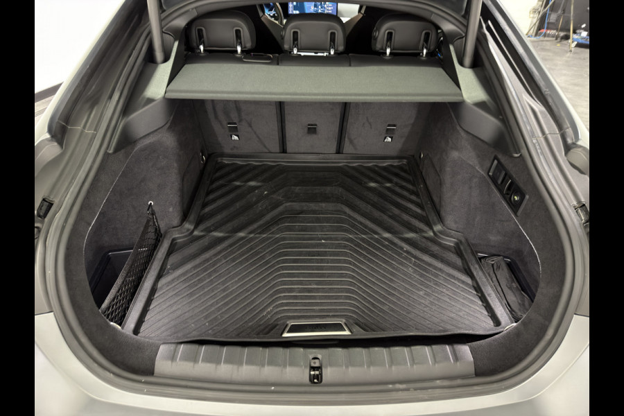 BMW i4 M50 84 kWh M Sport Pro | SOH 97,6% | el. Schuif/kanteldak | el. stoelen met memory | HUD | Unieke kleur