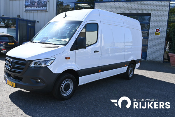 Mercedes-Benz Sprinter 317 CDI L2H2 Pro HD MBUX Navigatie met camera en parkeerpakket, Winterpakket, Etc.