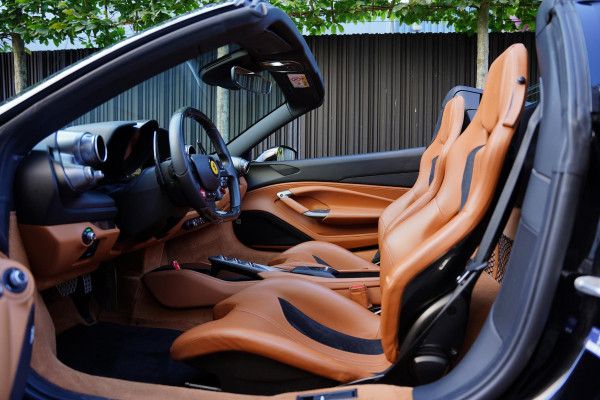 Ferrari F8 Spider 3.9 V8 HELE / Lifting / Carbon / JBL
