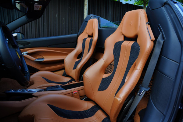 Ferrari F8 Spider 3.9 V8 HELE / Lifting / Carbon / JBL