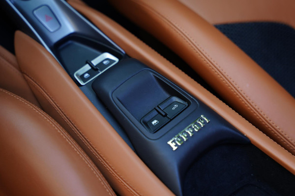 Ferrari F8 Spider 3.9 V8 HELE / Lifting / Carbon / JBL