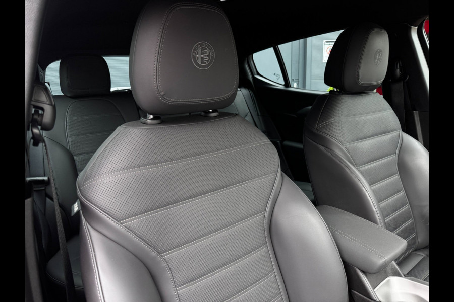 Alfa Romeo Tonale 1.5T Hybrid Veloce | Leder + Memory | Alfa dealer onderhouden | Harman/Kardon | 360 Camera | Winter Pack