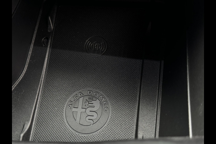 Alfa Romeo Tonale 1.5T Hybrid Veloce | Leder + Memory | Alfa dealer onderhouden | Harman/Kardon | 360 Camera | Winter Pack