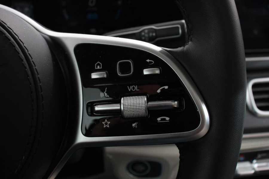 Mercedes-Benz GLE 350 e AMG 4-MATIC Leder adaptive Cruise Control Burmester Audio Panorama dak 20 Inch Lichtmetalen Velgen Trekhaak