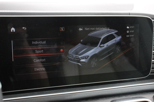 Mercedes-Benz GLE 350 e AMG 4-MATIC Leder adaptive Cruise Control Burmester Audio Panorama dak 20 Inch Lichtmetalen Velgen Trekhaak