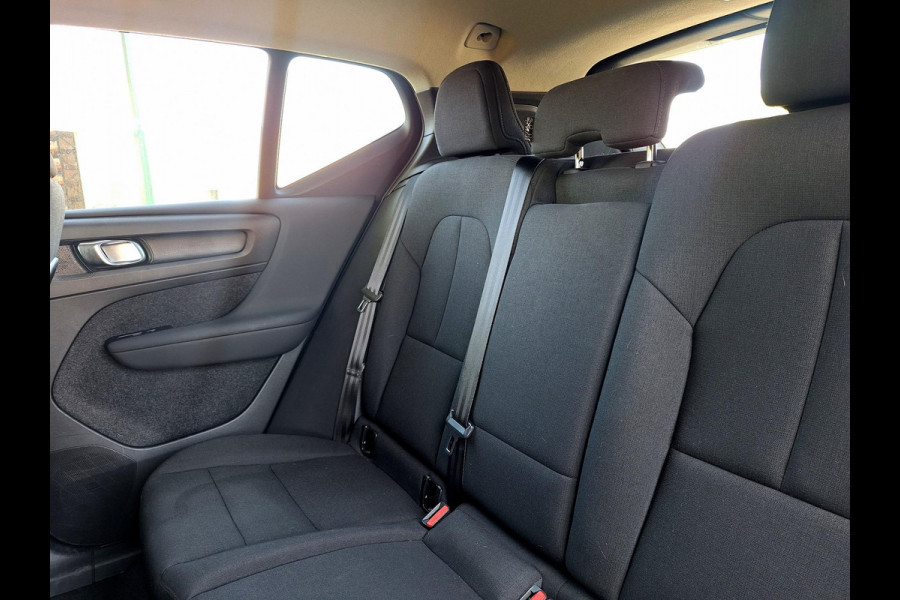 Volvo XC40 1.5 T2 Essential Automaat | Navigation Tech Pakket | Full Led | LM 17 Inch |