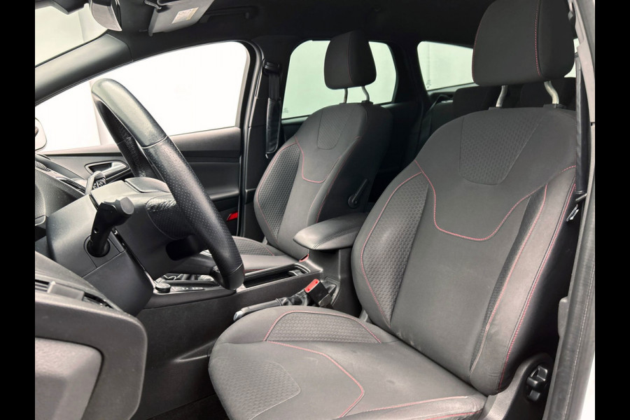 Ford FOCUS Wagon 1.0 ST-Line | Origineel NL | Carplay | PDC | Cruise/Control | Navigatie | Climate/Control |