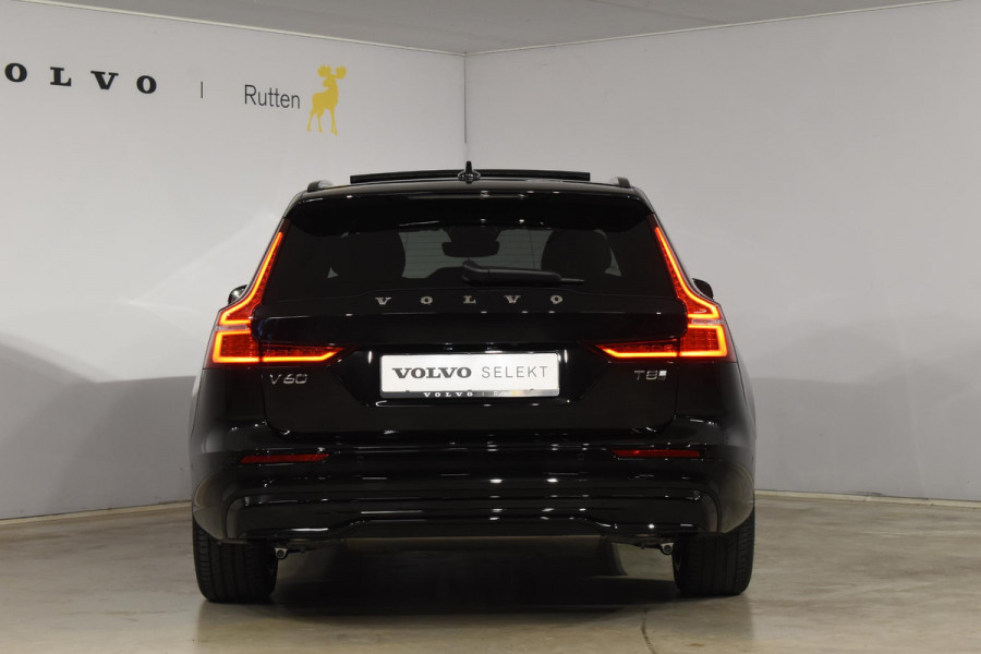 Volvo V60 T8 455PK Automaat Plug-in hybrid AWD Plus Dark / 360 Camera / Harman Kardon / Head-up display / Panorama schuifdak / Stoel- en stuurverwarming / Trekhaak / Elektrische stoelen met geheugen