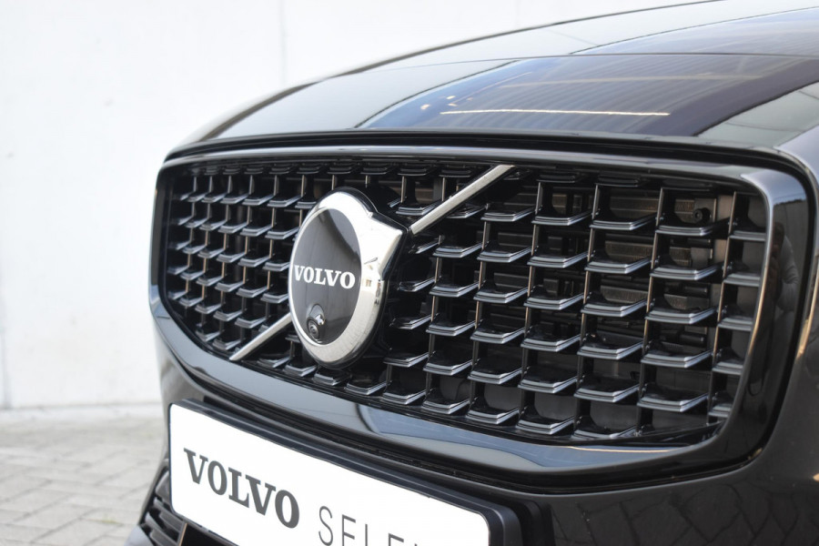 Volvo V60 T8 455PK Automaat Plug-in hybrid AWD Plus Dark / 360 Camera / Harman Kardon / Head-up display / Panorama schuifdak / Stoel- en stuurverwarming / Trekhaak / Elektrische stoelen met geheugen