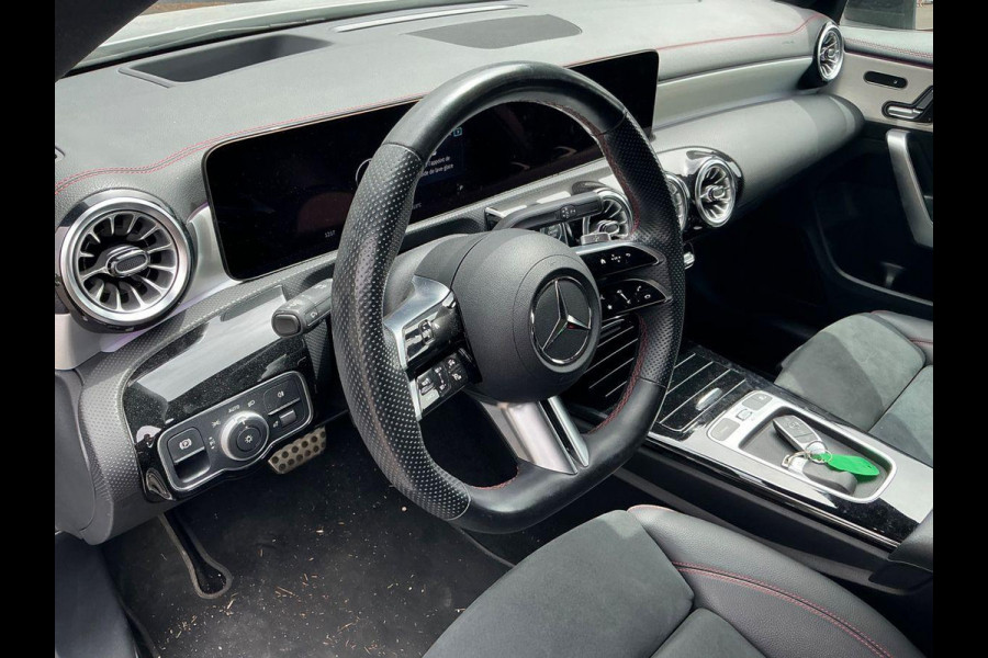 Mercedes-Benz CLA-Klasse 250 e AMG Line