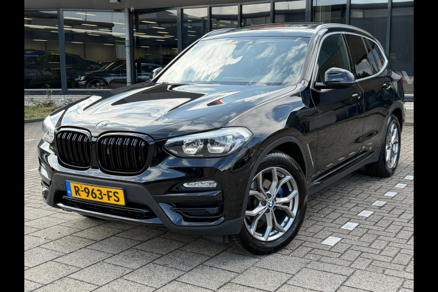 BMW X3 XDrive30i High Executive 185kW l PANO