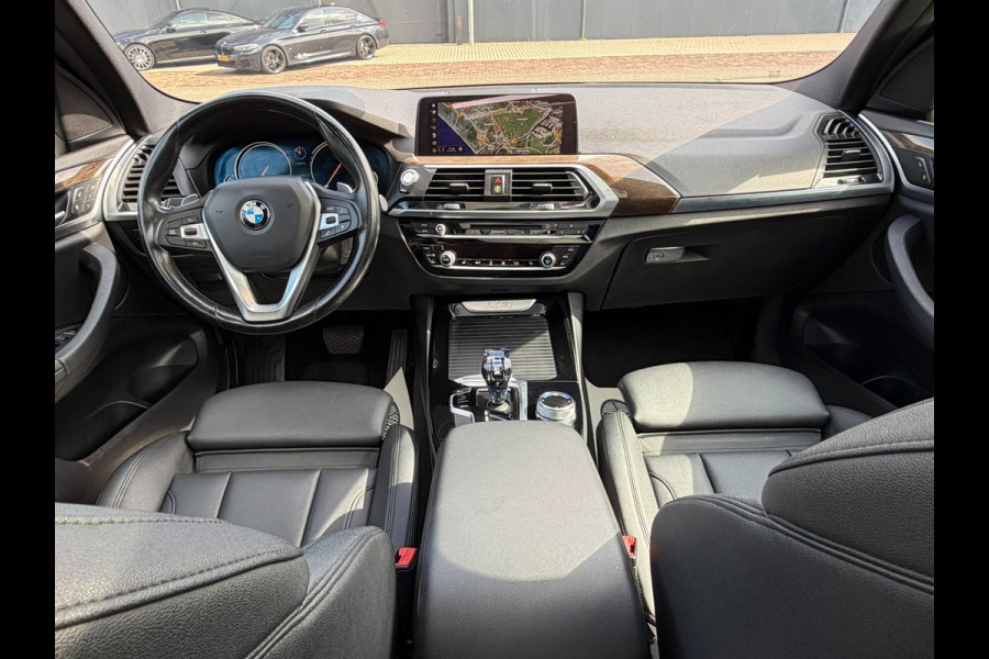 BMW X3 XDrive30i High Executive 185kW l PANO