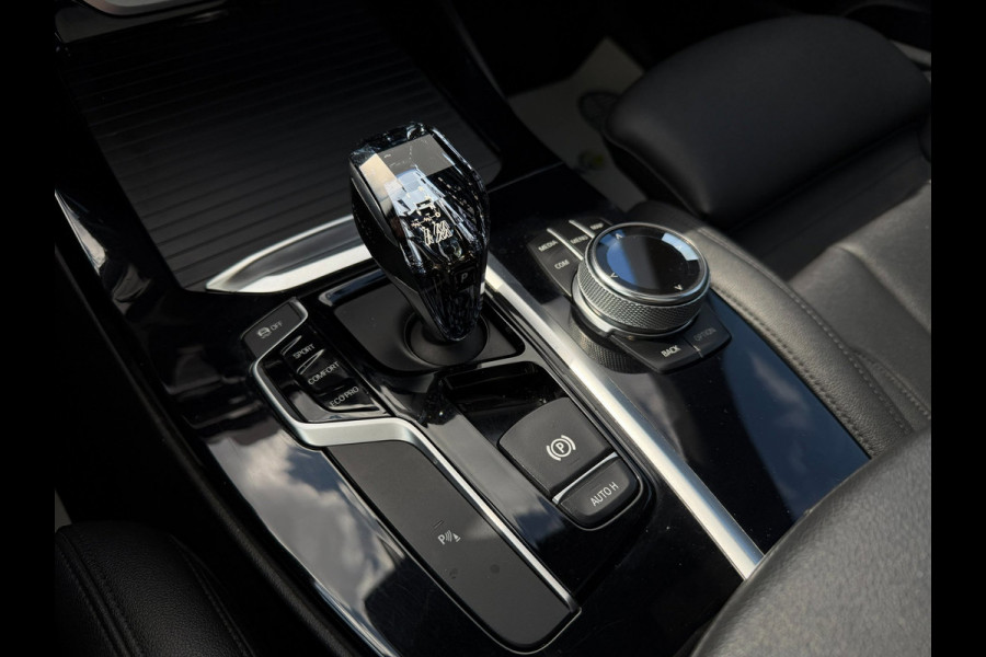 BMW X3 XDrive30i High Executive 185kW l PANO