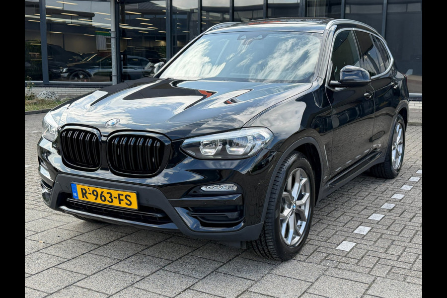 BMW X3 XDrive30i High Executive 185kW l PANO
