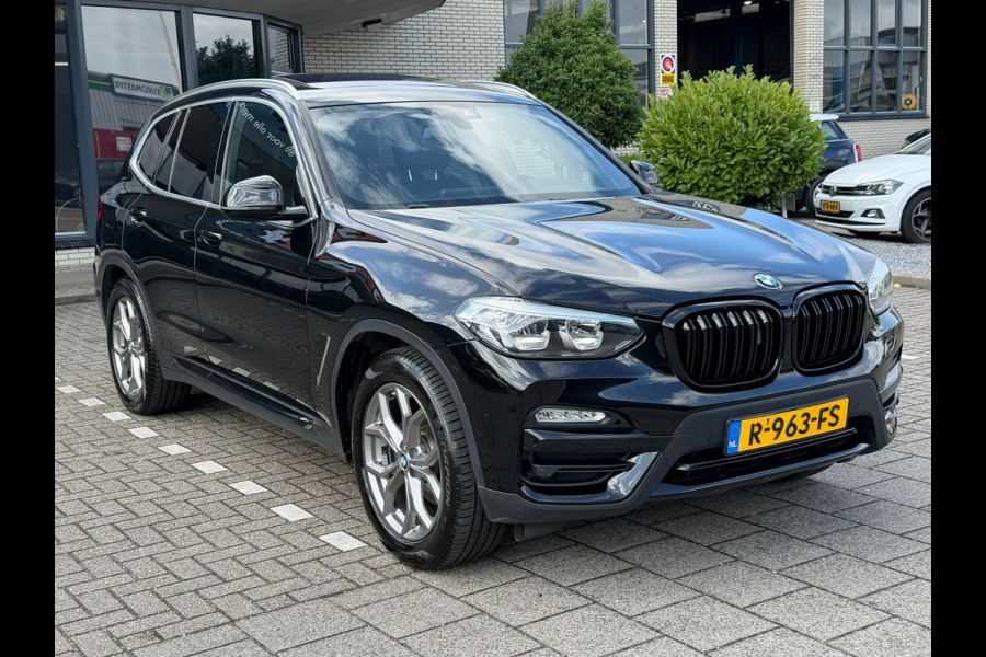 BMW X3 XDrive30i High Executive 185kW l PANO