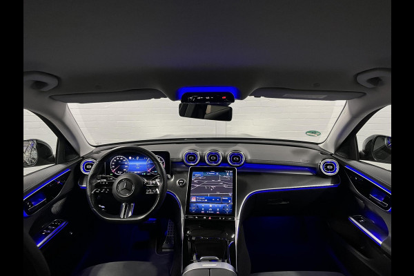 Mercedes-Benz C-Klasse 180 AMG Line Ambiente verlichting | Cruise control | Stoelverwarming | Achteruitrij camera | AMG wielen | Carplay | Dodehoek | Navigatie