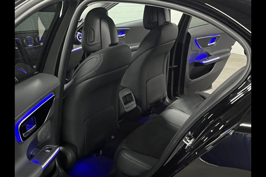 Mercedes-Benz C-Klasse 180 AMG Line Ambiente verlichting | Cruise control | Stoelverwarming | Achteruitrij camera | AMG wielen | Carplay | Dodehoek | Navigatie