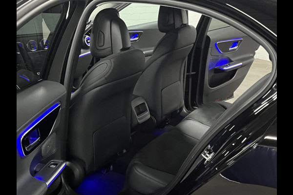 Mercedes-Benz C-Klasse 180 AMG Line Ambiente verlichting | Cruise control | Stoelverwarming | Achteruitrij camera | AMG wielen | Carplay | Dodehoek | Navigatie