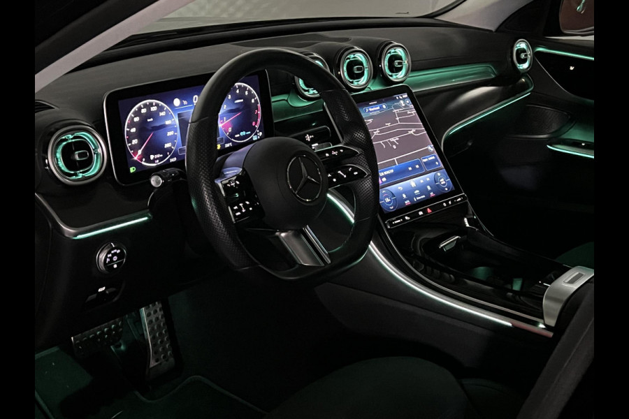 Mercedes-Benz C-Klasse 180 AMG Line Ambiente verlichting | Cruise control | Stoelverwarming | Achteruitrij camera | AMG wielen | Carplay | Dodehoek | Navigatie