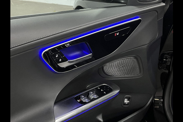 Mercedes-Benz C-Klasse 180 AMG Line Ambiente verlichting | Cruise control | Stoelverwarming | Achteruitrij camera | AMG wielen | Carplay | Dodehoek | Navigatie