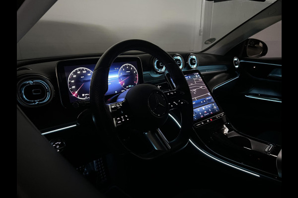 Mercedes-Benz C-Klasse 180 AMG Line Ambiente verlichting | Cruise control | Stoelverwarming | Achteruitrij camera | AMG wielen | Carplay | Dodehoek | Navigatie