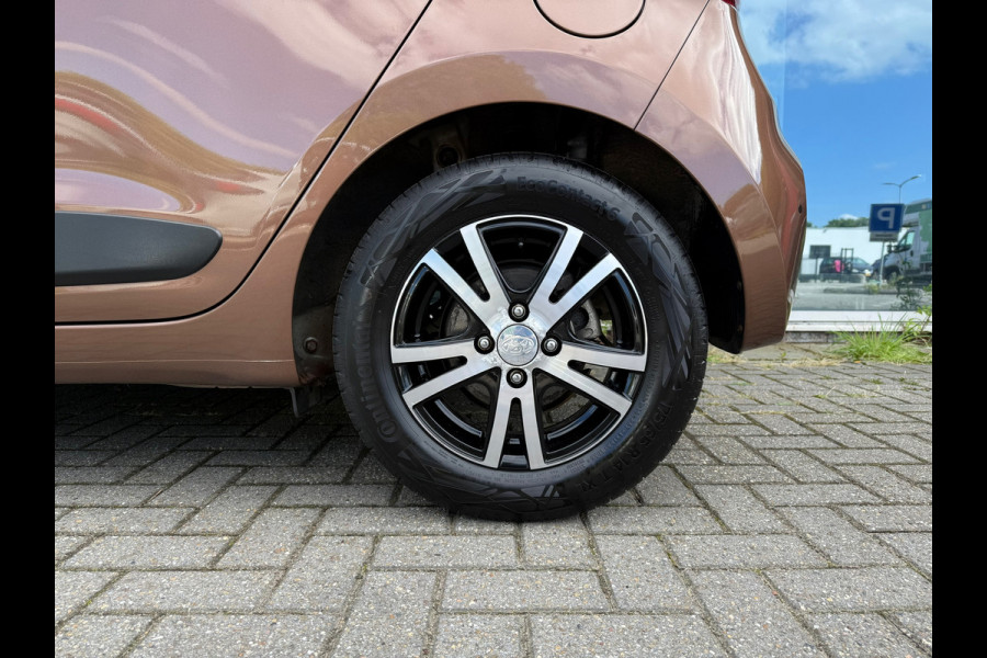 Hyundai i10 1.0i Premium - Navi - Climate - Winterpakket - Org.NL