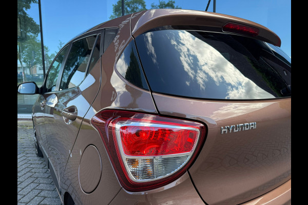Hyundai i10 1.0i Premium - Navi - Climate - Winterpakket - Org.NL