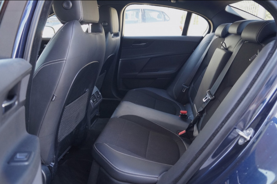 Jaguar XE 2.0T 200pk Automaat R-Sport -NAVI-ECC-PDC-