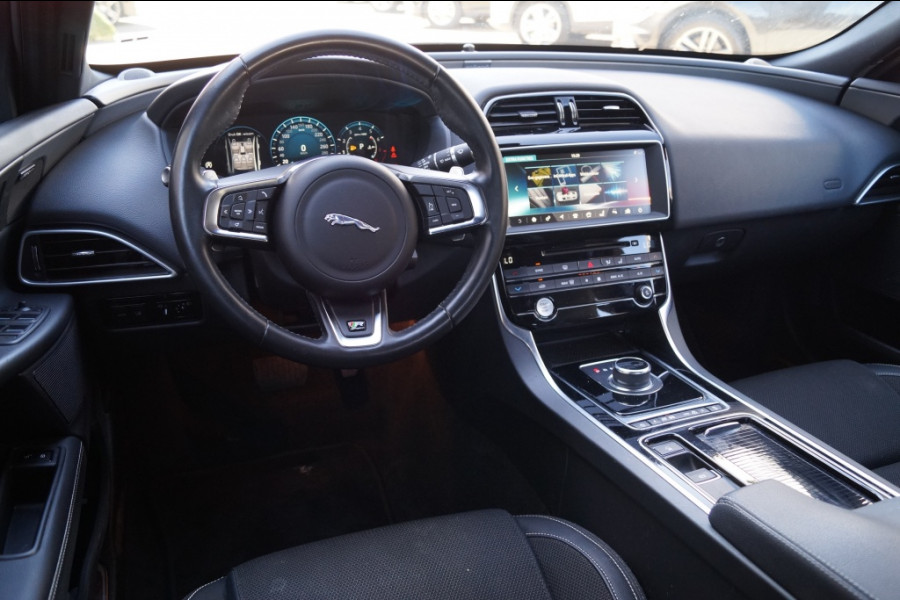 Jaguar XE 2.0T 200pk Automaat R-Sport -NAVI-ECC-PDC-