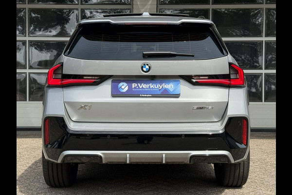 BMW X1 sDrive18i M SPORT | PANORAMA | PREMIUM PACK | ADAPT. CRUISE | KEYLESS ENTRY | STOELVERWARMING | 19 INCH LM VELGEN |
