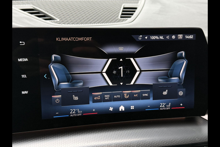 BMW X1 sDrive18i M SPORT | PANORAMA | PREMIUM PACK | ADAPT. CRUISE | KEYLESS ENTRY | STOELVERWARMING | 19 INCH LM VELGEN |