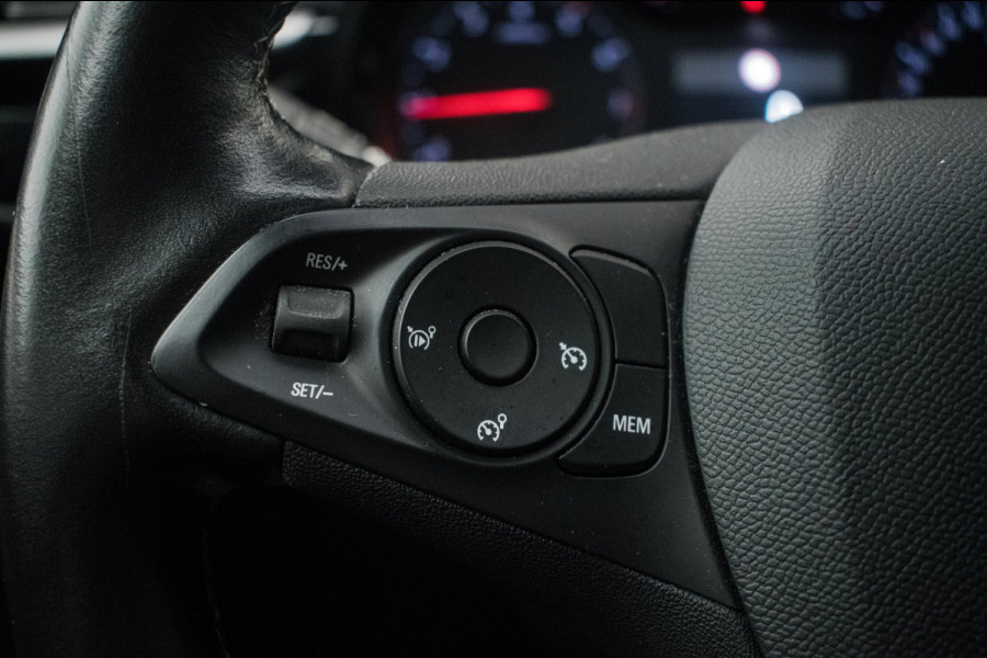 Opel Corsa 1.2 Black Edition+ NL-auto [ 1e Eigenaar Dealeronderhouden Carplay Parkeersensoren Cruise Control ]
