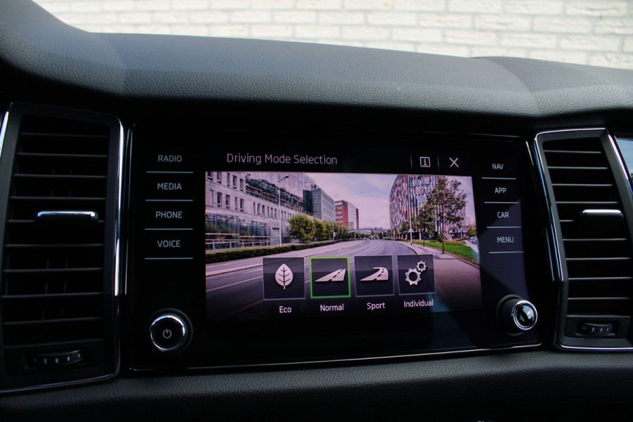 Škoda Kodiaq 1.5 TSI Style | Trekhaak | Stoelverwarming | Memory | Camera | Elekt. achterklep