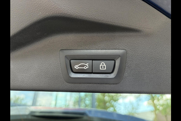 BMW X5 xDrive45e High Executive BOMVOL! | PANO | HARMAN KARDON | LASER LED | ELEK. ACHTER KLEP | ELEK. TREKHAAK | STOELVERWARMING | ELEK. MEM. SEAT | ACHTERUITRIJCAMERA | 22'' VELGEN | RIJKLAAR PRIJS + 12 MND BOVAG GARANTIE |