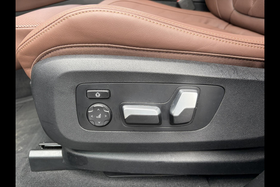 BMW X5 xDrive45e High Executive BOMVOL! | PANO | HARMAN KARDON | LASER LED | ELEK. ACHTER KLEP | ELEK. TREKHAAK | STOELVERWARMING | ELEK. MEM. SEAT | ACHTERUITRIJCAMERA | 22'' VELGEN | RIJKLAAR PRIJS + 12 MND BOVAG GARANTIE |