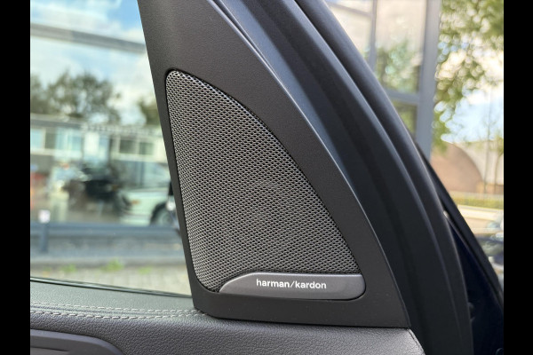BMW X5 xDrive45e High Executive BOMVOL! | PANO | HARMAN KARDON | LASER LED | ELEK. ACHTER KLEP | ELEK. TREKHAAK | STOELVERWARMING | ELEK. MEM. SEAT | ACHTERUITRIJCAMERA | 22'' VELGEN | RIJKLAAR PRIJS + 12 MND BOVAG GARANTIE |