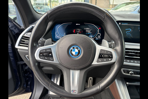 BMW X5 xDrive45e High Executive BOMVOL! | PANO | HARMAN KARDON | LASER LED | ELEK. ACHTER KLEP | ELEK. TREKHAAK | STOELVERWARMING | ELEK. MEM. SEAT | ACHTERUITRIJCAMERA | 22'' VELGEN | RIJKLAAR PRIJS + 12 MND BOVAG GARANTIE |