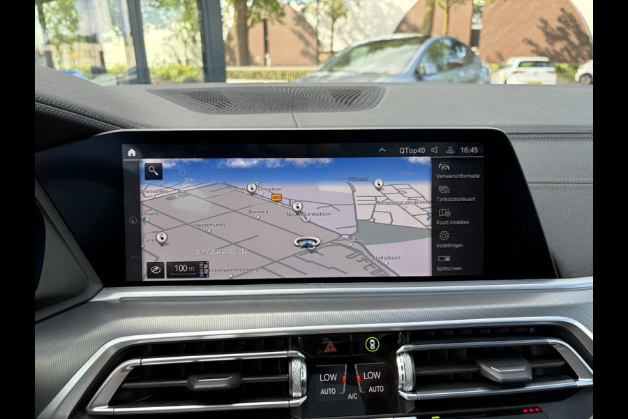 BMW X5 xDrive45e High Executive BOMVOL! | PANO | HARMAN KARDON | LASER LED | ELEK. ACHTER KLEP | ELEK. TREKHAAK | STOELVERWARMING | ELEK. MEM. SEAT | ACHTERUITRIJCAMERA | 22'' VELGEN | RIJKLAAR PRIJS + 12 MND BOVAG GARANTIE |