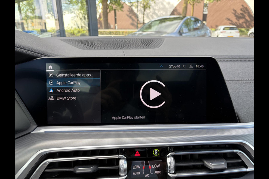 BMW X5 xDrive45e High Executive BOMVOL! | PANO | HARMAN KARDON | LASER LED | ELEK. ACHTER KLEP | ELEK. TREKHAAK | STOELVERWARMING | ELEK. MEM. SEAT | ACHTERUITRIJCAMERA | 22'' VELGEN | RIJKLAAR PRIJS + 12 MND BOVAG GARANTIE |