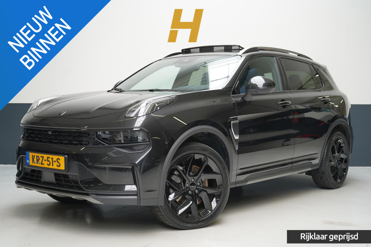 Lynk & Co 01 1.5 | Zwart optiek | 360 camera | Panoramadak | Navigatie | Memory | Apple CarPlay