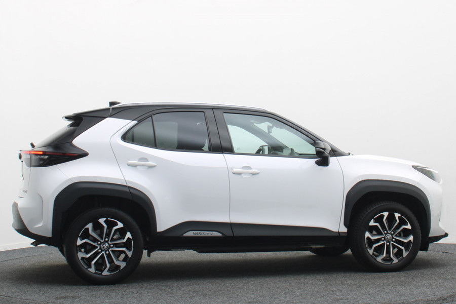 Toyota Yaris Cross 1.5 Hybrid Dynamic Two-Tone, Camera, Keyless, Apple Carplay, ACC, 17"