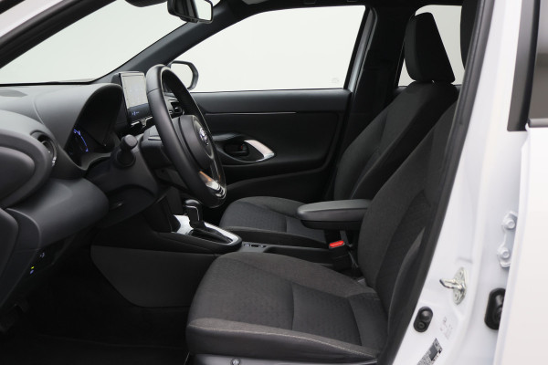 Toyota Yaris Cross 1.5 Hybrid Dynamic Two-Tone, Camera, Keyless, Apple Carplay, ACC, 17"