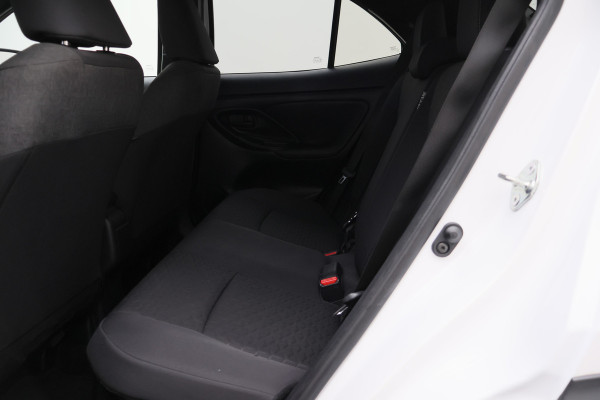Toyota Yaris Cross 1.5 Hybrid Dynamic Two-Tone, Camera, Keyless, Apple Carplay, ACC, 17"