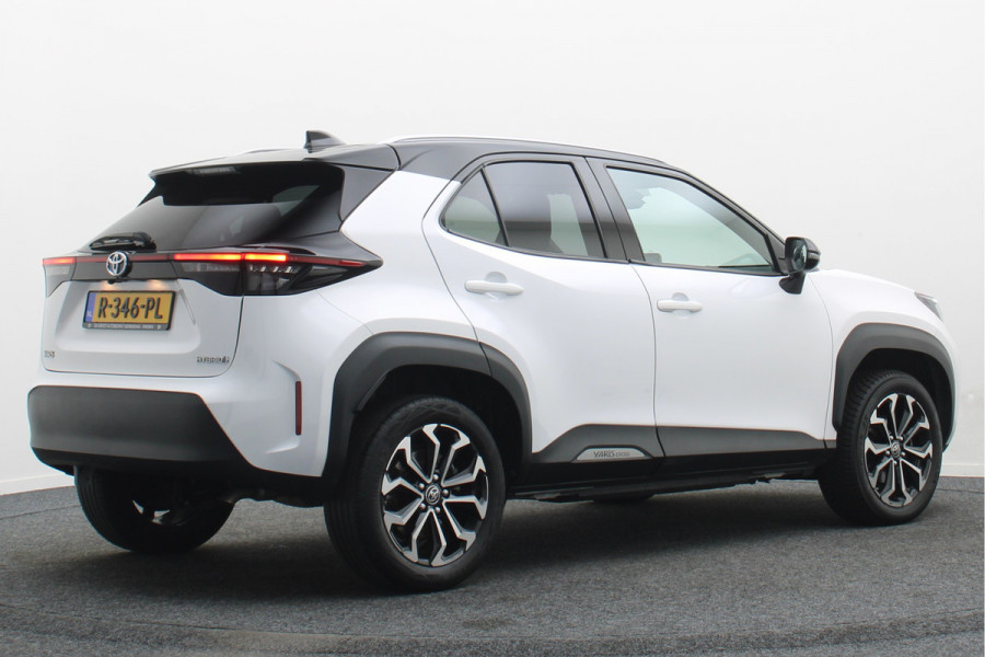 Toyota Yaris Cross 1.5 Hybrid Dynamic Two-Tone, Camera, Keyless, Apple Carplay, ACC, 17"