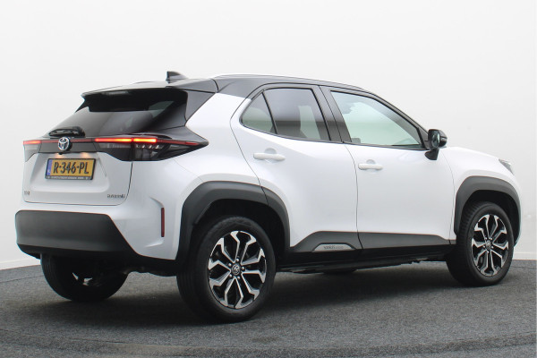 Toyota Yaris Cross 1.5 Hybrid Dynamic Two-Tone, Camera, Keyless, Apple Carplay, ACC, 17"