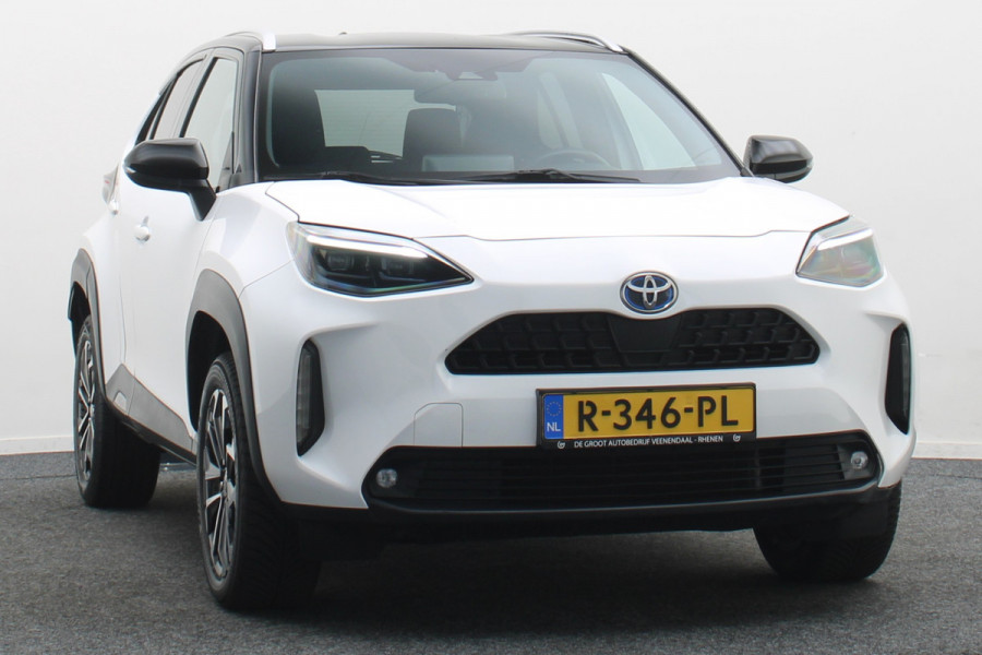 Toyota Yaris Cross 1.5 Hybrid Dynamic Two-Tone, Camera, Keyless, Apple Carplay, ACC, 17"